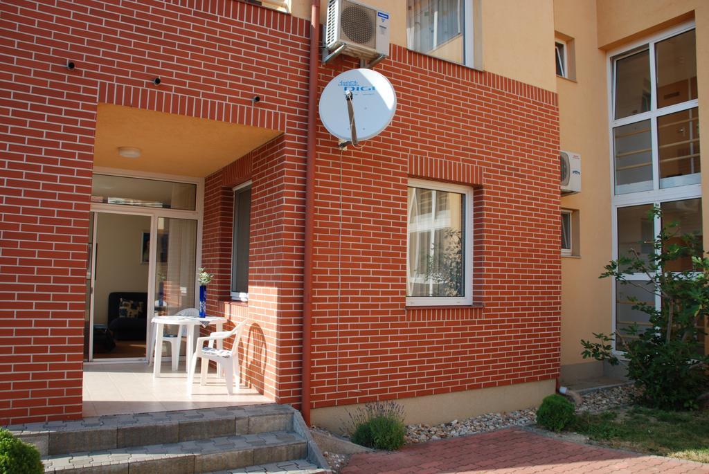 Romai Apartmanhaz Lägenhet Hévíz Rum bild